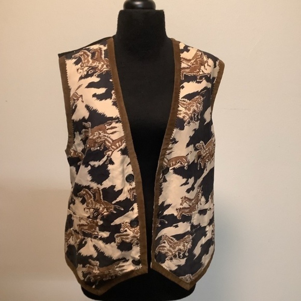 Unique Horse Print Vestâ Womens Button Front Tan Black Brown Western Style